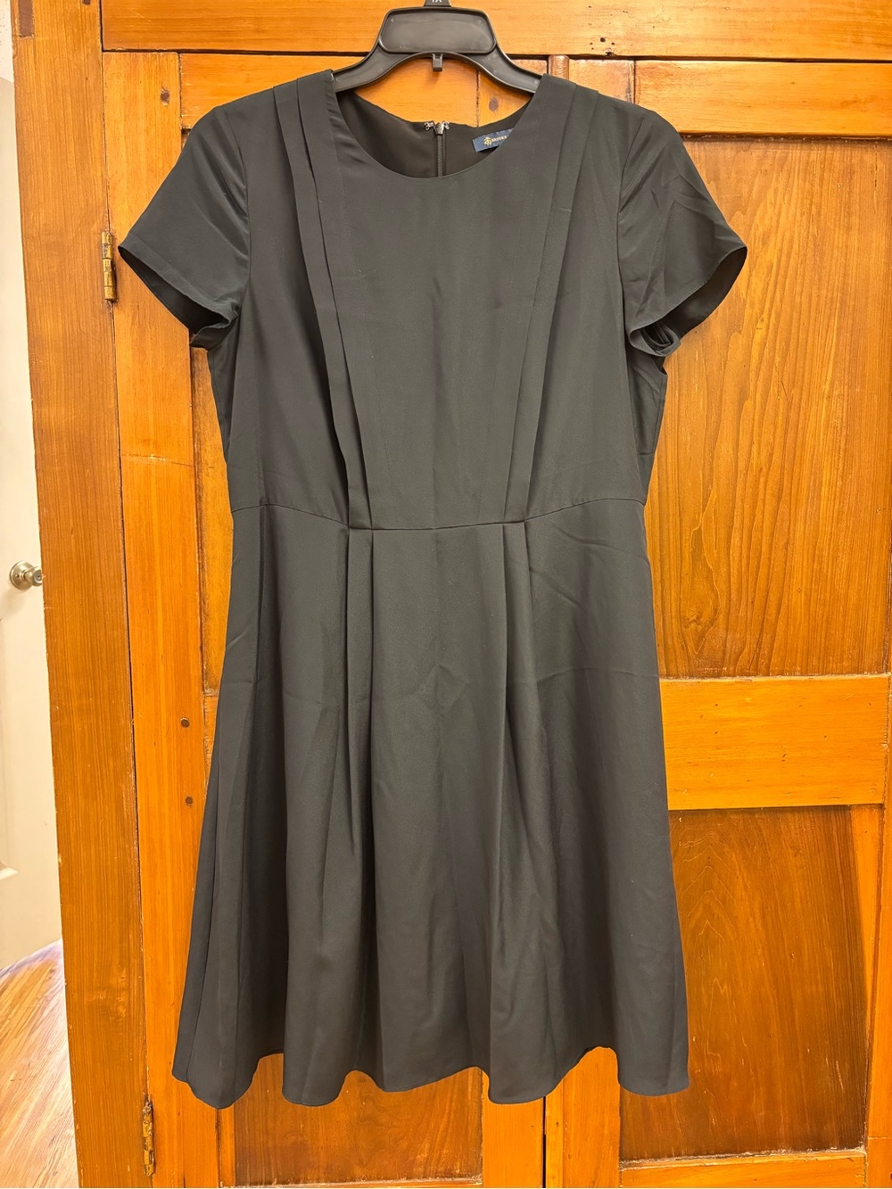 Brooks Brothers Black Short-Sleeve Pleated A-Line Dress size 12
